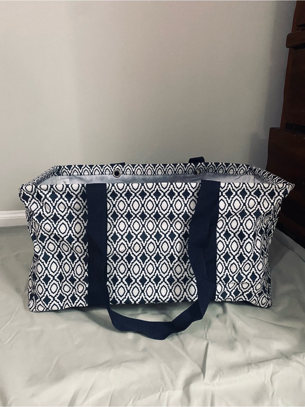 Thirty-One Gifts Large Utility Tote Navy White Geometric Storage Organizer Bag